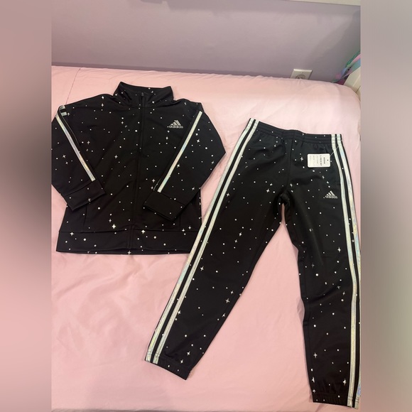 💥price drop for limited time 💥Girls Adidas Classic Tricot Jacket & Joggers Set - Picture 2 of 7